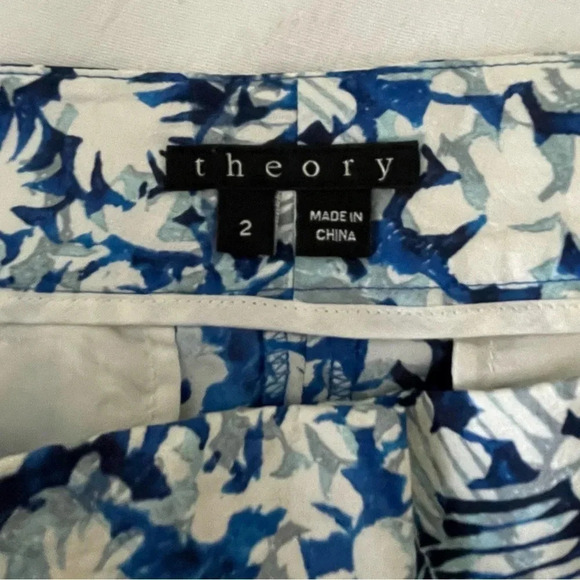 Theory Shorts Palkima Blue White Floral 100% Silk Bermuda Shorts sz 2 Preppy - Picture 9 of 13